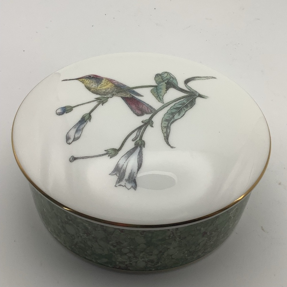 Vintage 1991 Wedgwood English Bone China Hummingbird Trinket Box